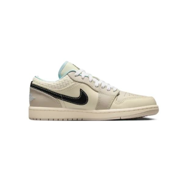 Giày Nike Air Jordan 1 Low SE ‘Sanddrift Glacier’ [HQ3440 101]